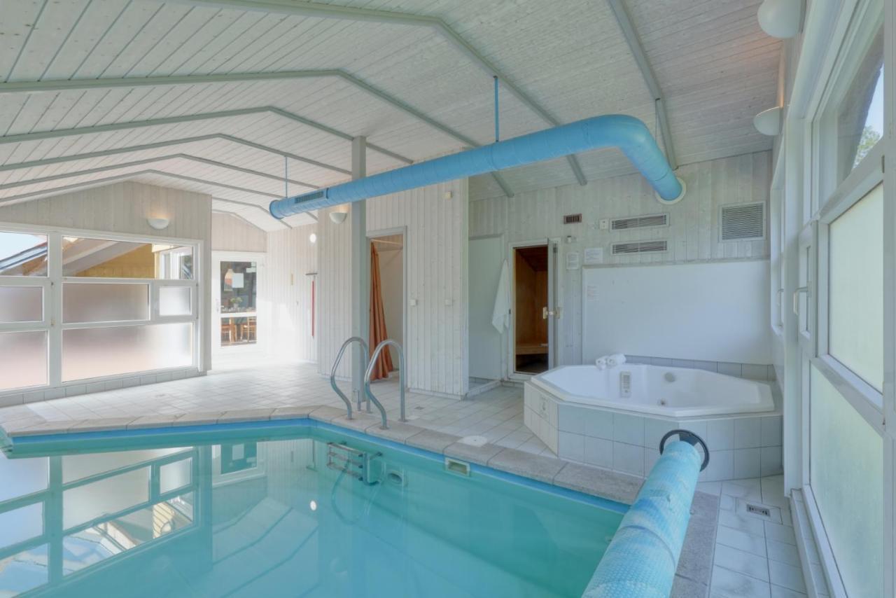Kranich Ferienhaeuser Mit Innenpool Hohendorf  Bagian luar foto
