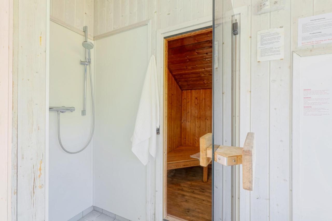 Kranich Ferienhaeuser Mit Innenpool Hohendorf  Bagian luar foto